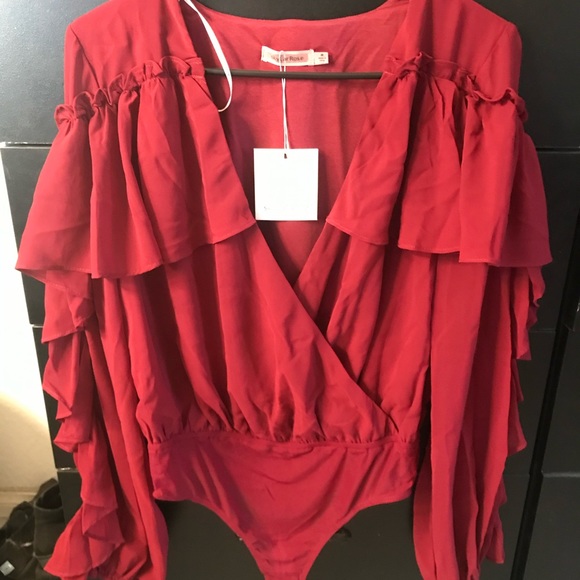 Vici ruffle drape bodysuit in maroon/burgundy/dark red. New with tags. - Picture 2 of 5